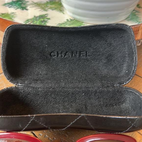 Chanel sun glasses - Picture 5 of 6